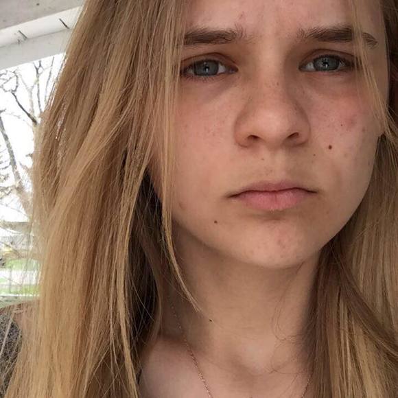 Meet your Posher, Courtney - Picture 1 of 1